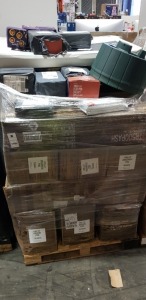 20+ PIECE MIXED CHRISTMAS LOT CONTAINING PRE-LIT RIDGEMERE PINE XMES TREE 6FT , PRE-LIT OREGON PINE XMES TREE 7FT , NEW JERSEY SPRUCE XMES TREE 6FT , 2000 LED CLUSTER BRIGHTS 25M LIT LENGTH , ETC ON A PALLET (NOTE CUSTOMER RETURNS)