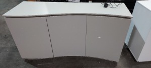 1 X LAZZARO 3 DOOR LED SIDEBOARD IN LIGHT GREY 156 X 560 X 860CM (PLEASE NOTE CUSTOMER RETURNS)