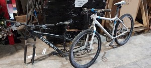 2X BIKE LOT CONTAINING 1X , CARRERA PARVA LTD EDITION MOUNTAIN BIKE, SIZE 45CM, 21 GEARS, 1X CARRA VENEGANCE 42CM BIKE FRAME