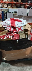 FULL PALLET MIXED ENGLAND CHRISTMAS LOT CONTAINING - ENGLAND CAR FLAGS - LARGE ENGLAND CHRISTMAS FLAGS - ENGLAND CHRISTMAS MUGS - PAPER PLATES - CHRISTMAS HATS - ENGLAND NAPKINS ETC