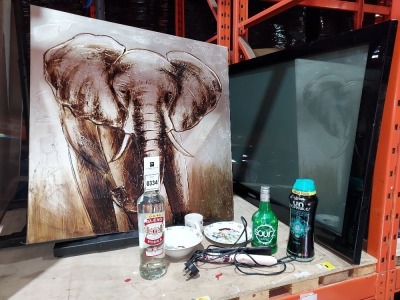 9X PIECE MIXED LOT CONTAINING - ELEPHANT CANVAS - GLENS VODKA 1L - SOURZ LIQUEUR 70CL - LENOR SCENT BOOSTER - 1X SAMSUNG TV - SN-869334PS802052A- GHD HAIR STRAIGHTNERS ETC