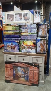68 BRAND NEW CHRISTMAS LOT CONTAINING VARIOUS SOFT GLO LED CANVAS'S IN VARIOUS CHRISTMAS DESIGNS AS IN NATIVITY , WINTER TOWN , MERRY CHRISTMAS ETC