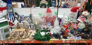 65 + PIECE MIXED PREMIER DECORATIONS LOT CONTAINING 1.5 M LED BALL TREE / PAPER DIORAMA WOODLAND SCENE / VARIOUS CHRISTMAS PILLOWS / LED ACRYLIC SANTA / RED GLITTER RIBBONS / SNOWMAN SOAP DISPENSERS / LED PAINTED LIGHT UP BOW / NATURAL RATTAN GLITTER SLE